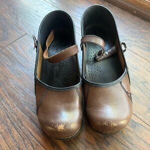 Dansko Maryjane’s size 38 brown